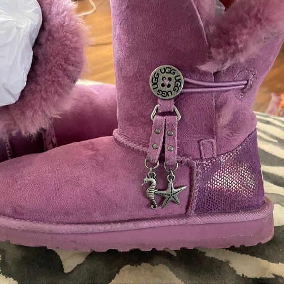 Lavendar UGG Boots adult size 5 - Picture 15 of 16